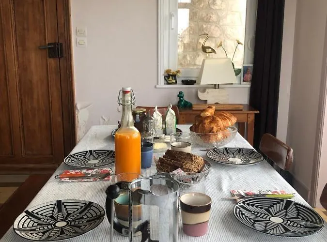 Couette-café La L'escale 3*